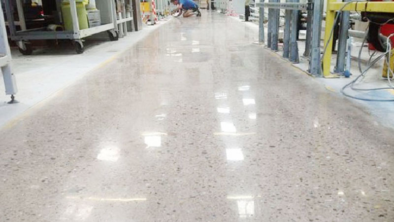 Đánh bóng sàn nhà xưởng